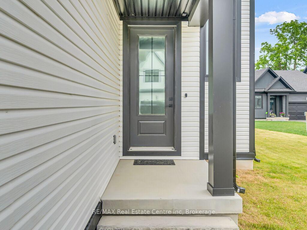 Property Photo: 297 Whiting Street 9 ON N5C 0E6