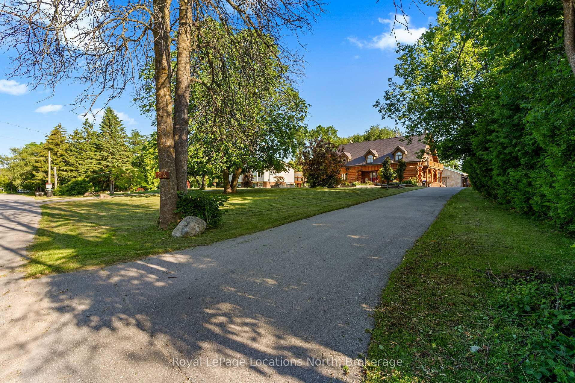 24 Oliver Crescent  Collingwood ON L9Y 3Z1 photo