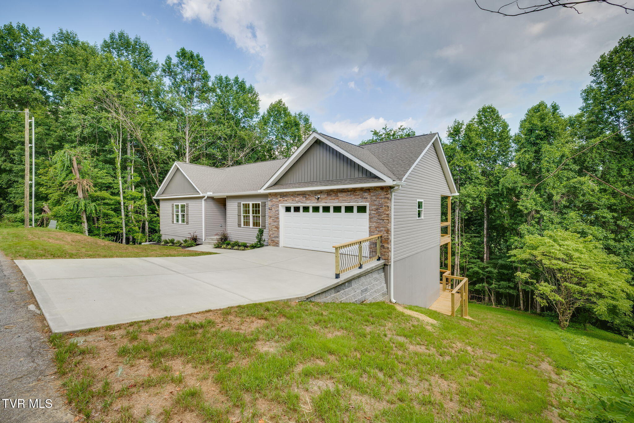 Property Photo: 129 Stratton Place TN 37663