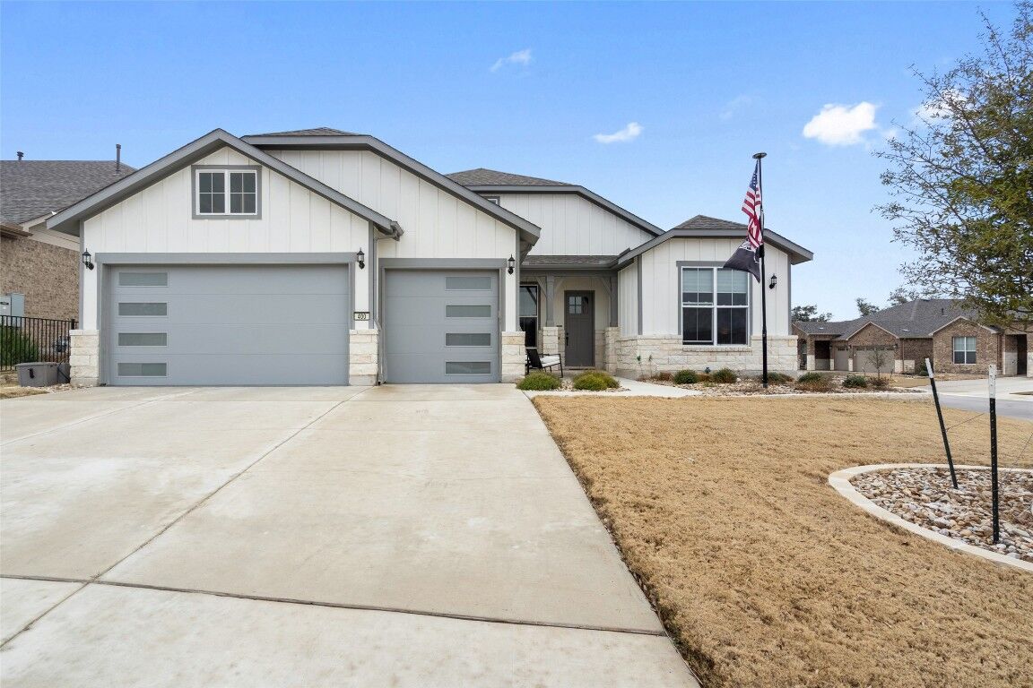 Property Photo: 400 Martingale Street TX 78633