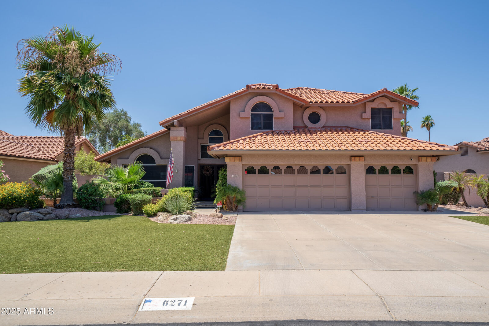 Property Photo: 6271 W Lone Cactus Drive AZ 85308