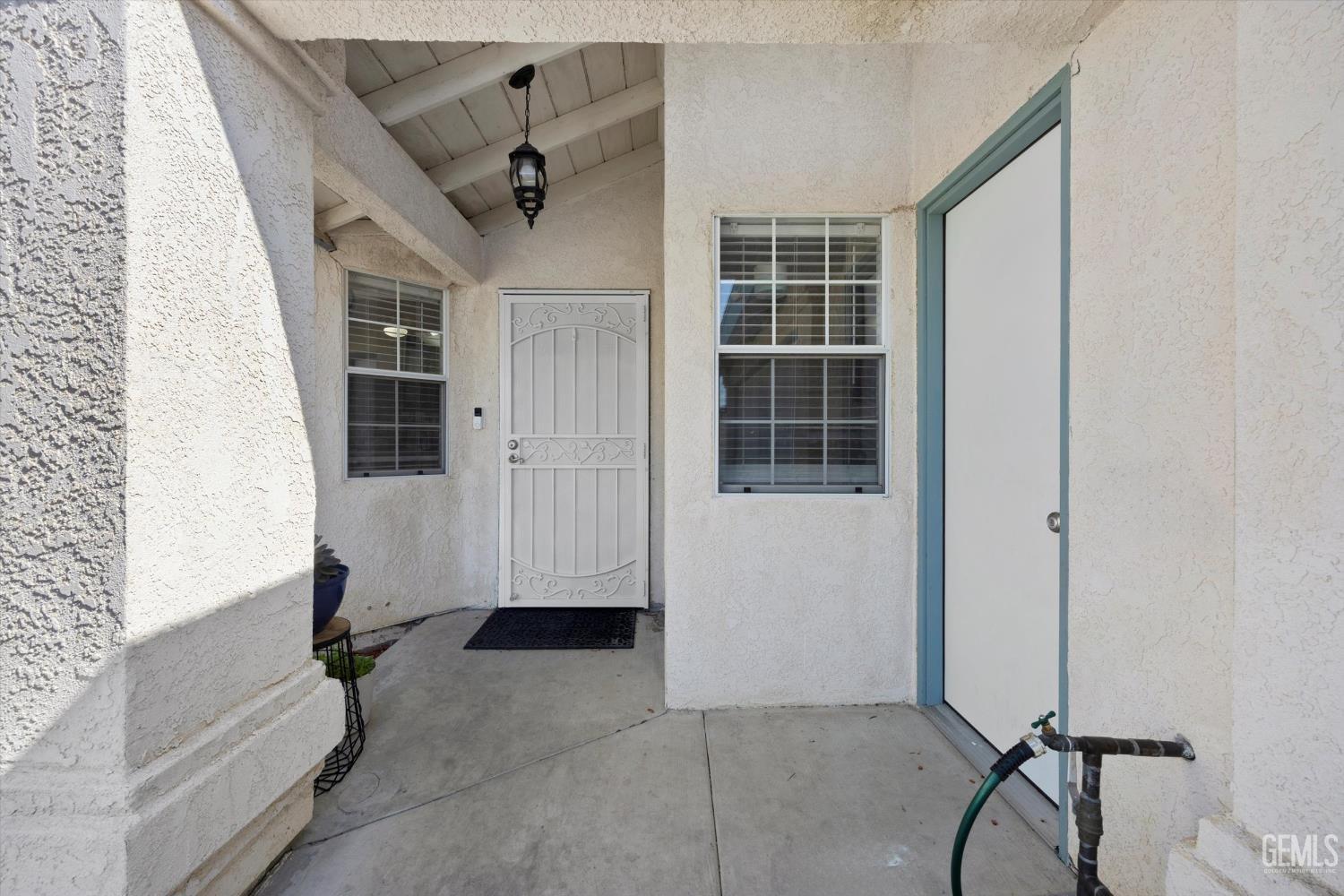 Property Photo: 6305 Wolfe Creek Drive CA 93306