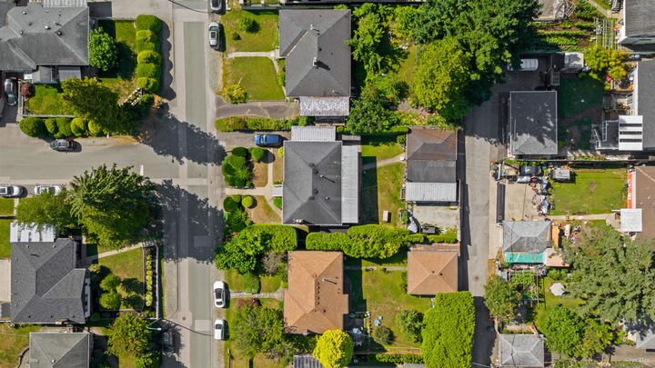 Property Photo: 5017 Pioneer Avenue BC V5G 3J5