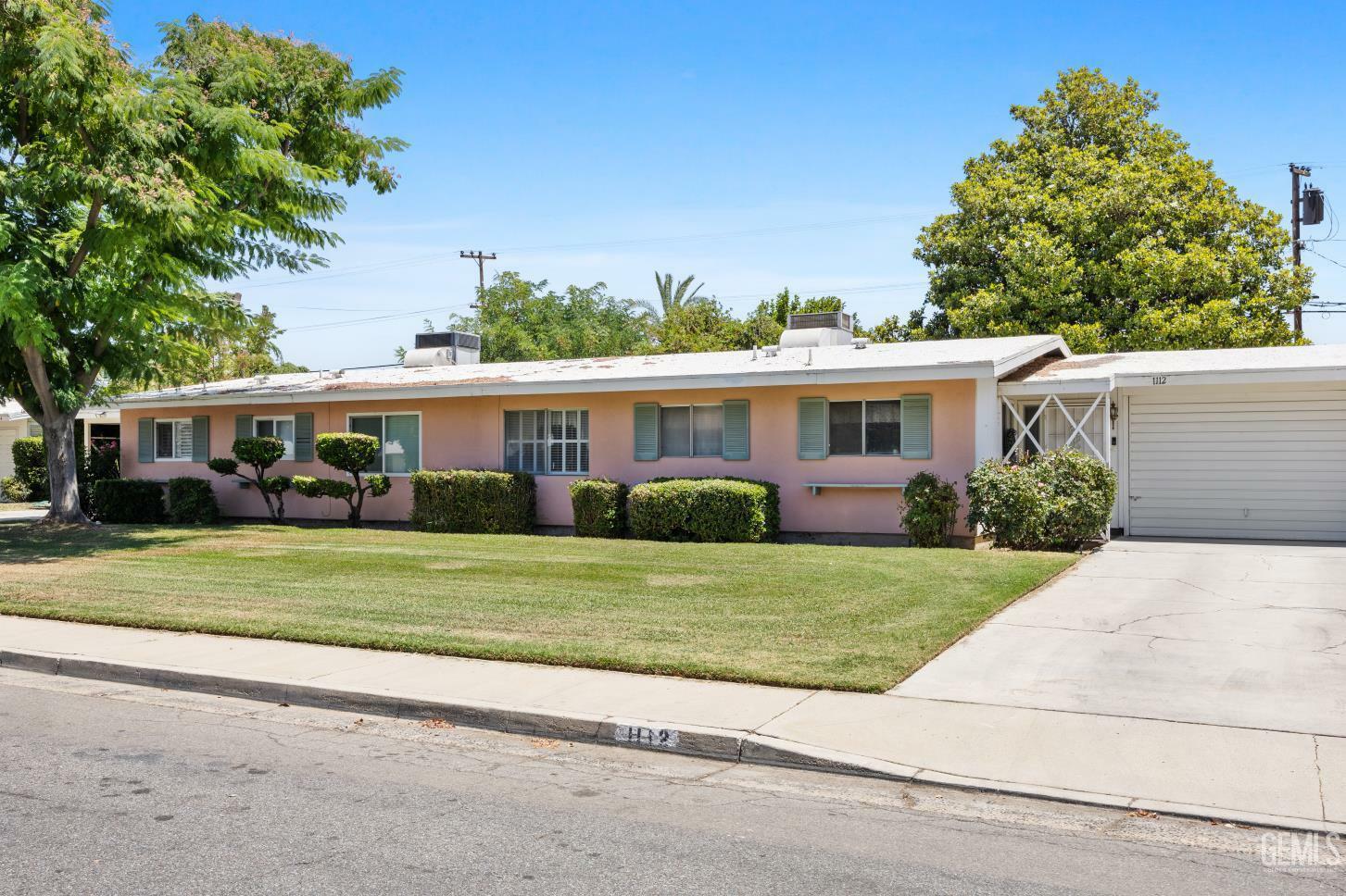 Property Photo: 1112 Pebble Beach Drive CA 93309