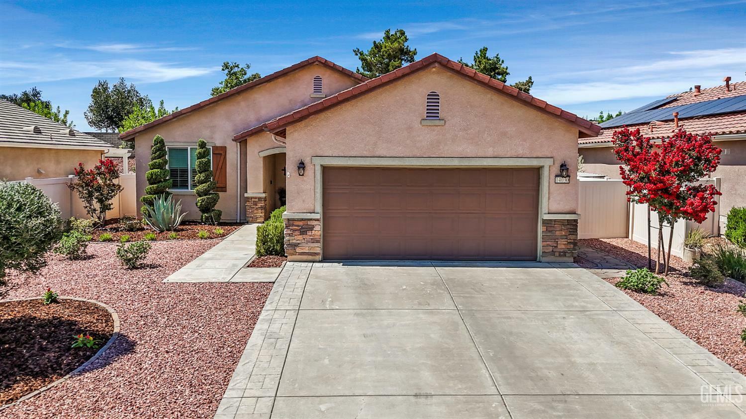 Property Photo: 14030 Sandstone Peak Drive CA 93306