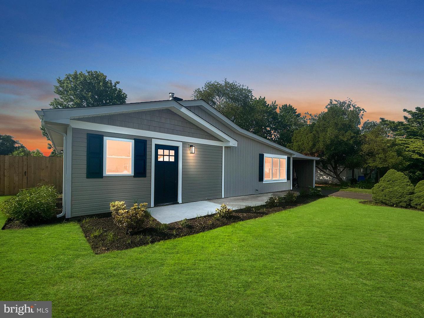 Property Photo:  7 Poplar Lane  PA 19054 