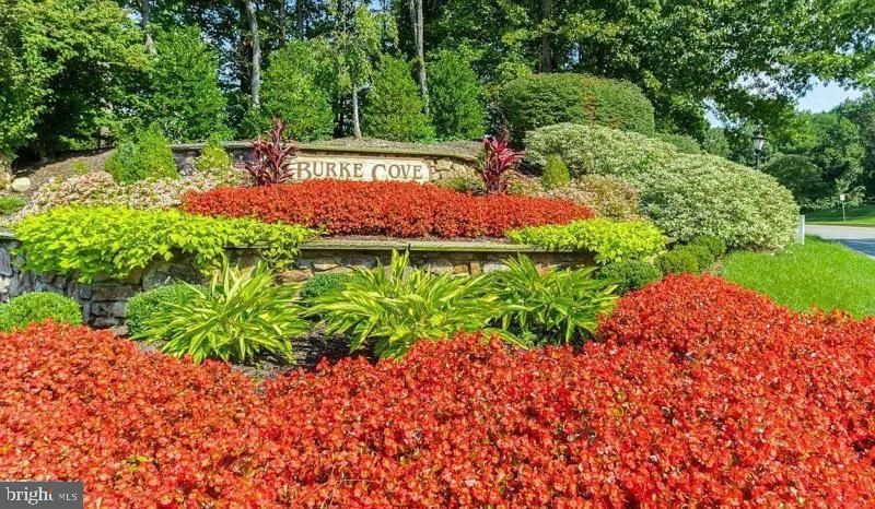 Property Photo: 5942 Cove Landing Road 304 VA 22015