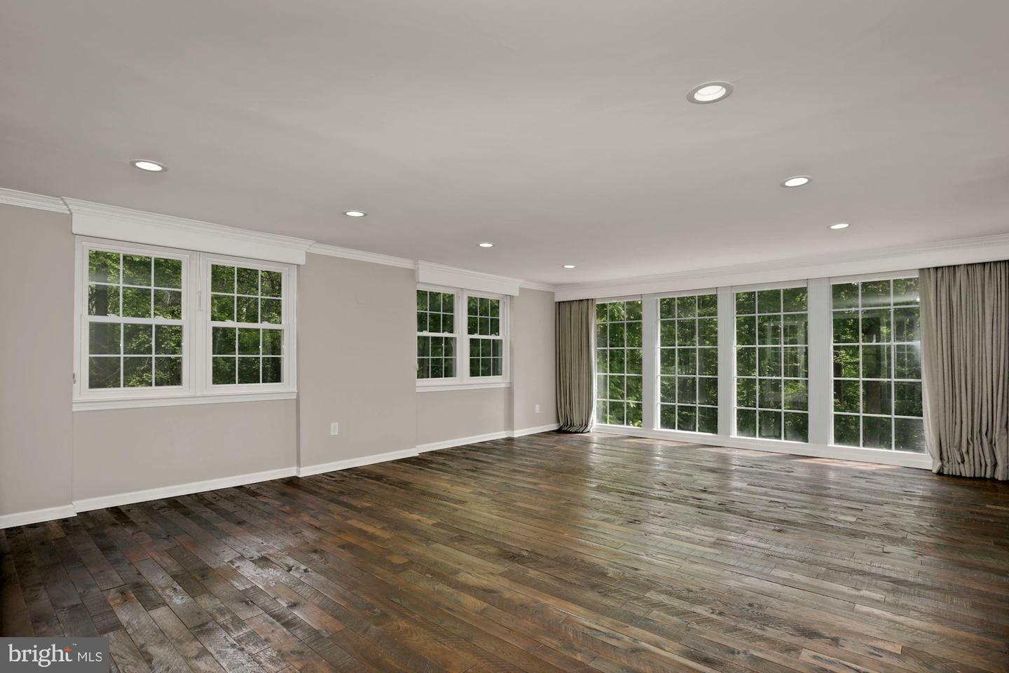 Property Photo: 8111 W Point Drive VA 22153