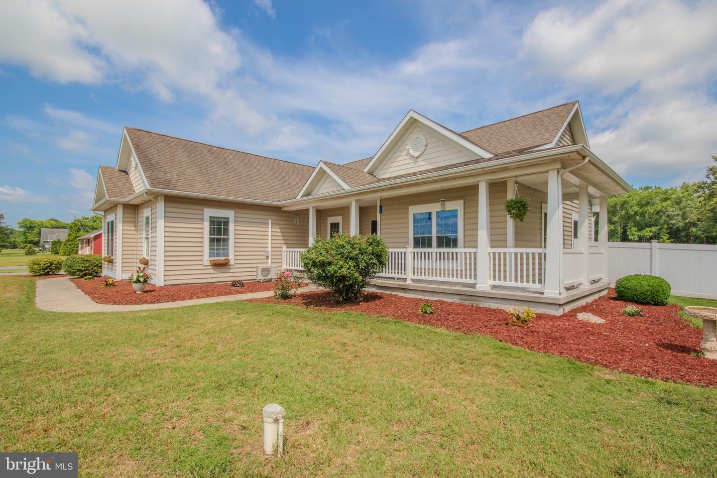 Property Photo: 3429 Horseshoe Road DE 19973