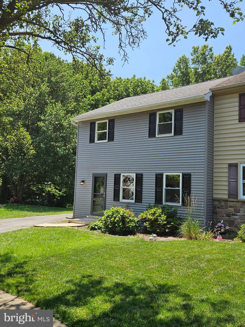 Property Photo: 454 Coreopsis Drive PA 17602