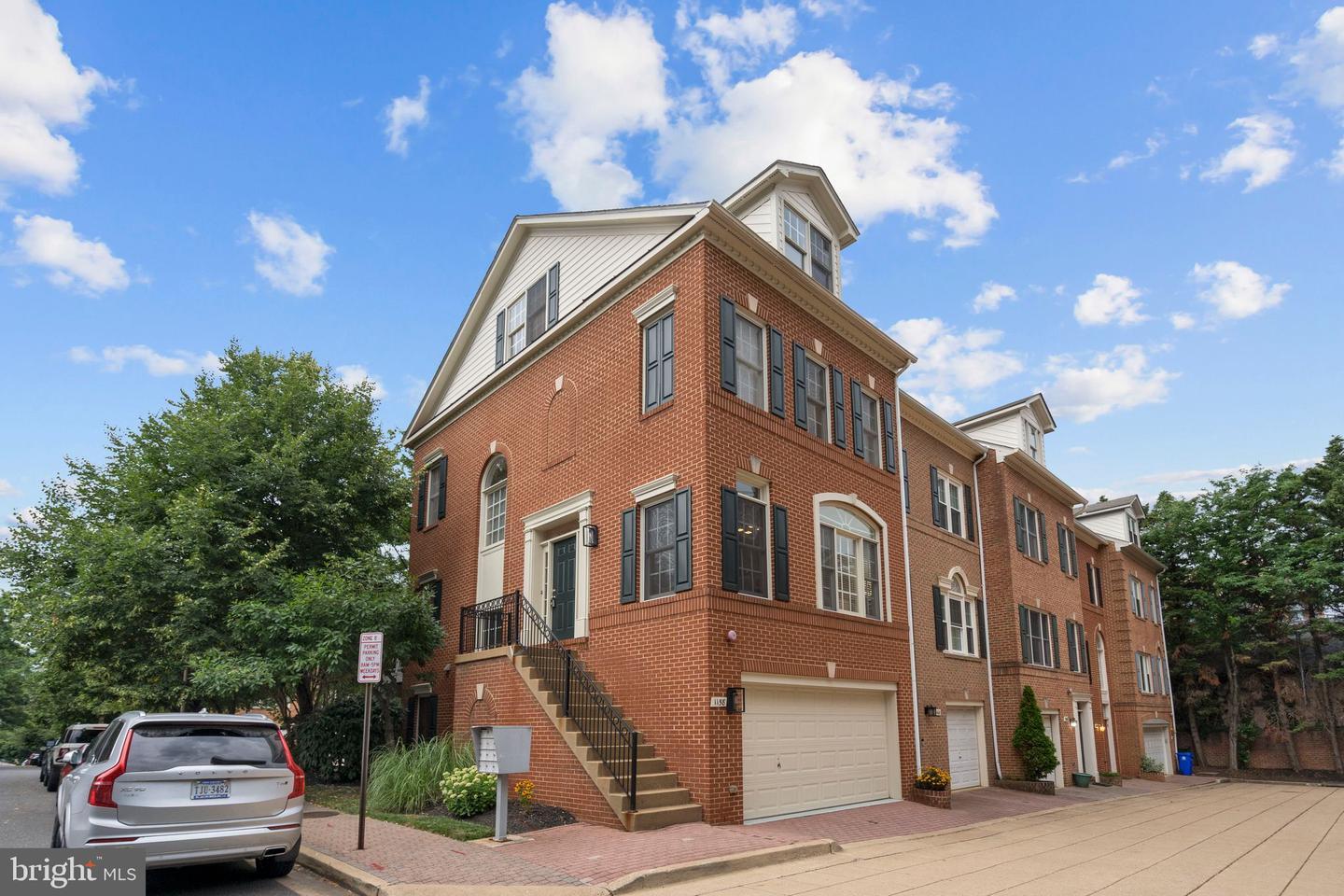 1158 N Vernon Street  Arlington VA 22201 photo