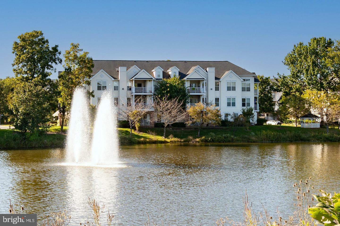25280 Lake Shore Square 304  Chantilly VA 20152 photo