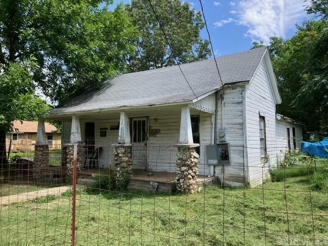 Property Photo: 1000 Third Street AR 71953