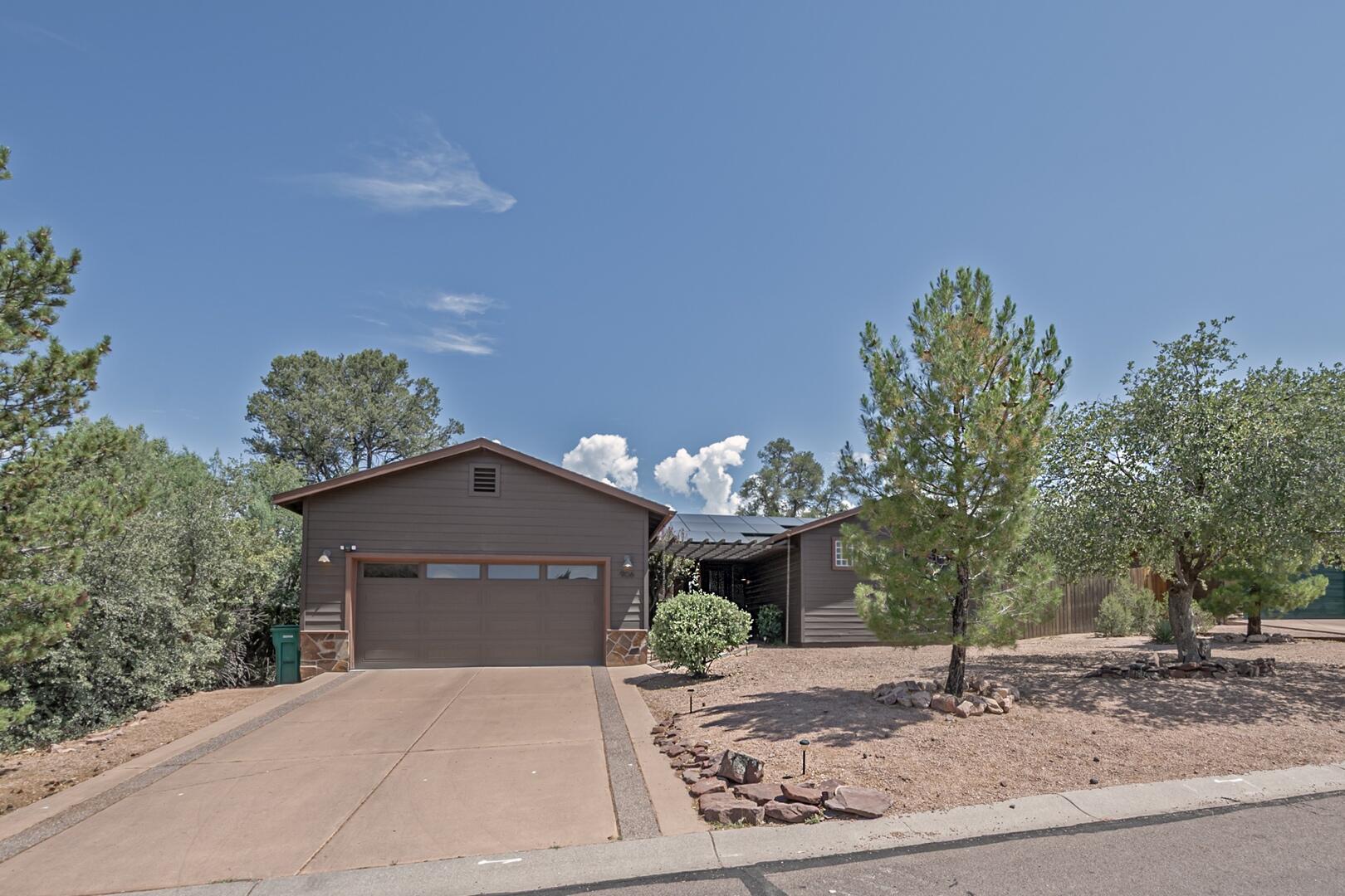 Property Photo: 906 E Wade Circle AZ 85541
