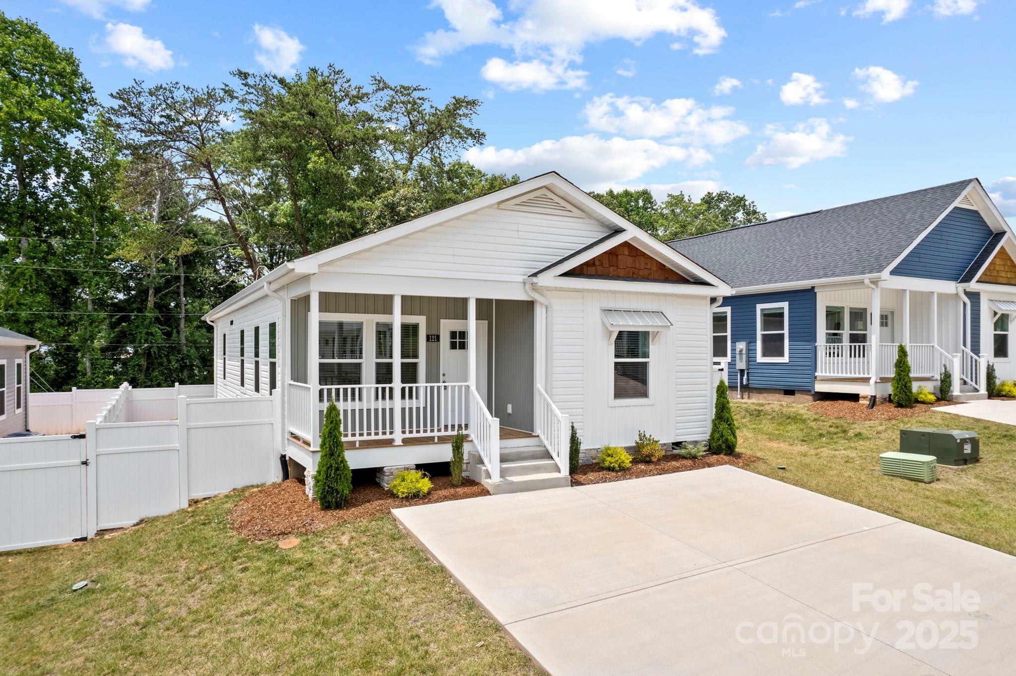 Property Photo: 121 Bellamy Road 26 NC 28806