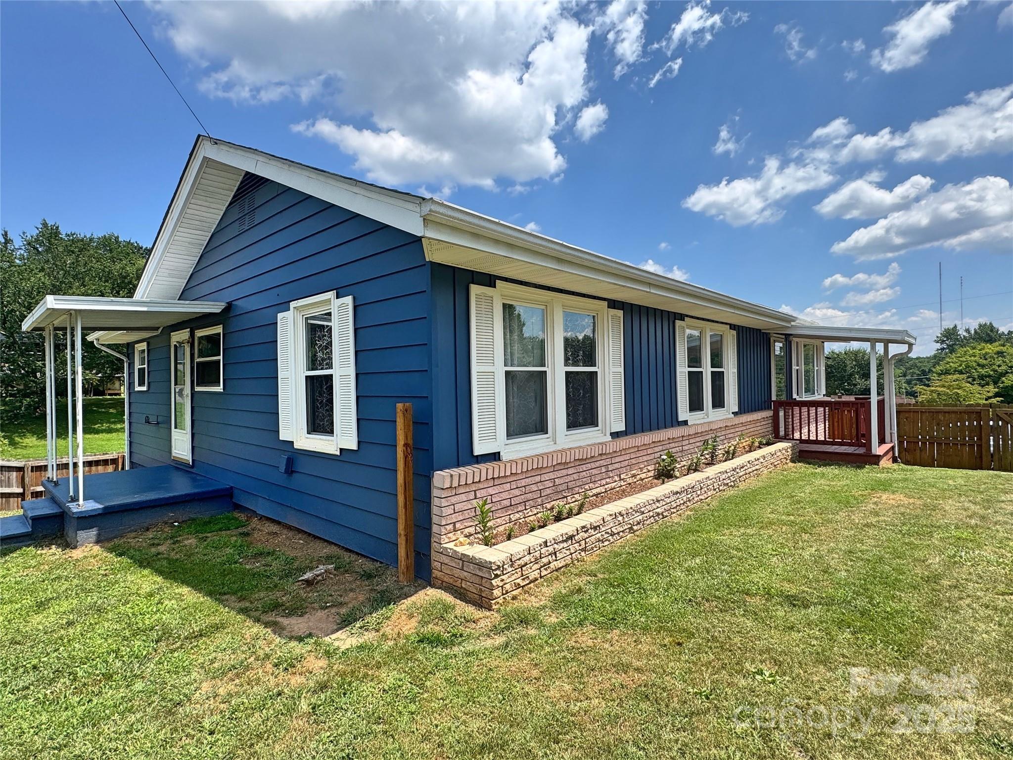 Property Photo: 506 Gorman Bridge Road NC 28806