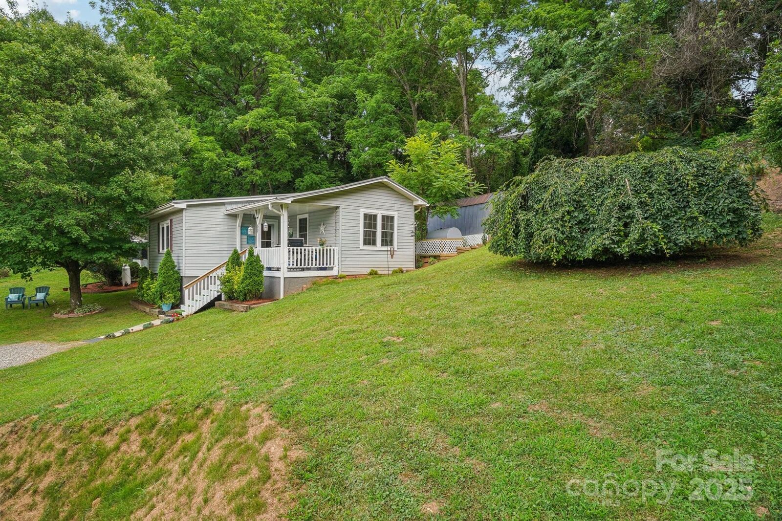 Property Photo:  69 Devlin Street  NC 28716 