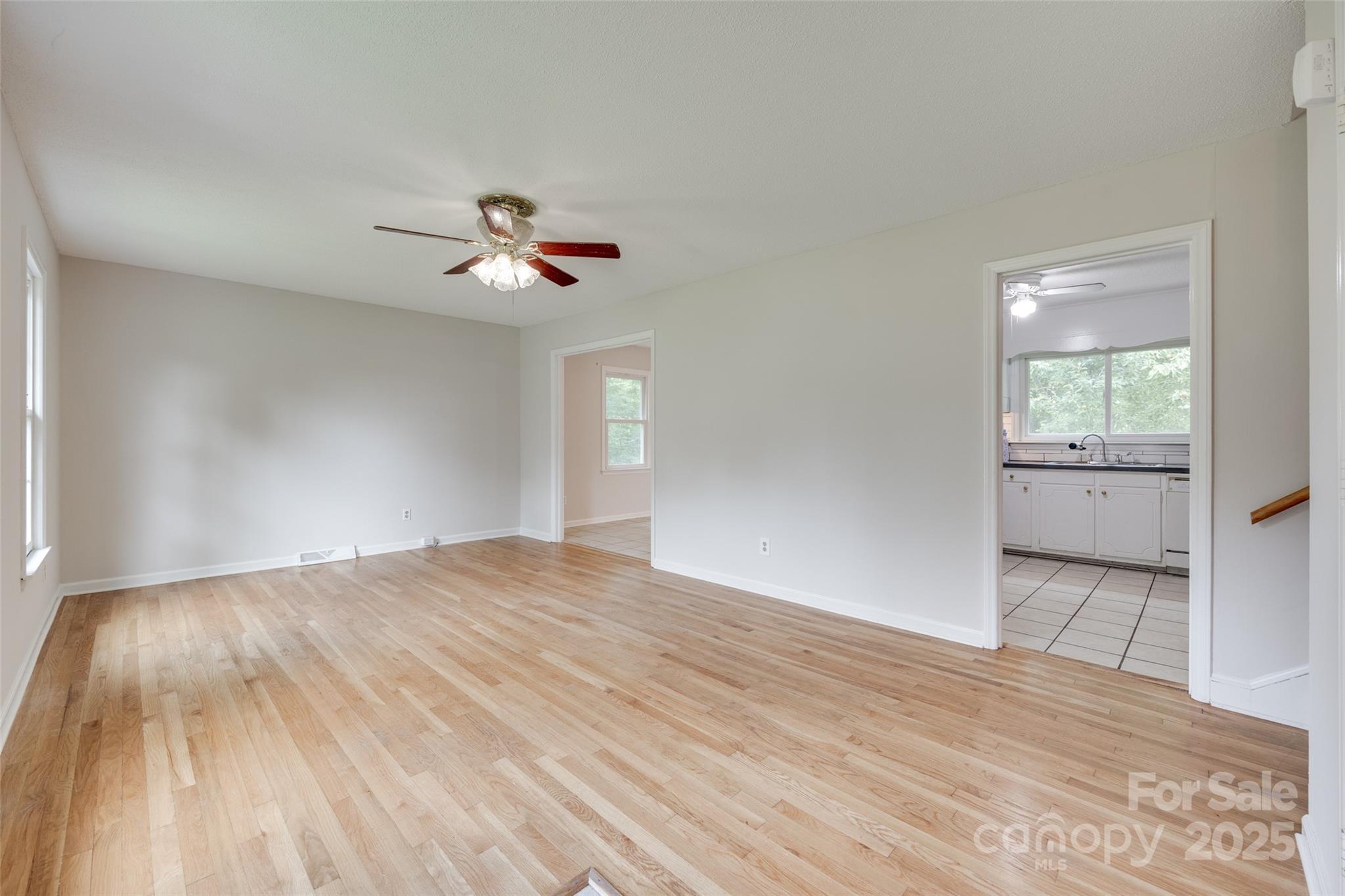 Property Photo: 810 Applegate Court NC 28054