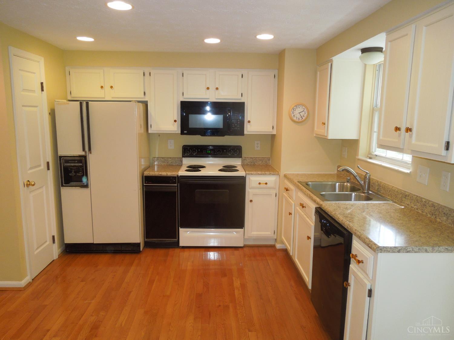 Property Photo:  10817 Lakehurst Court  OH 45242 