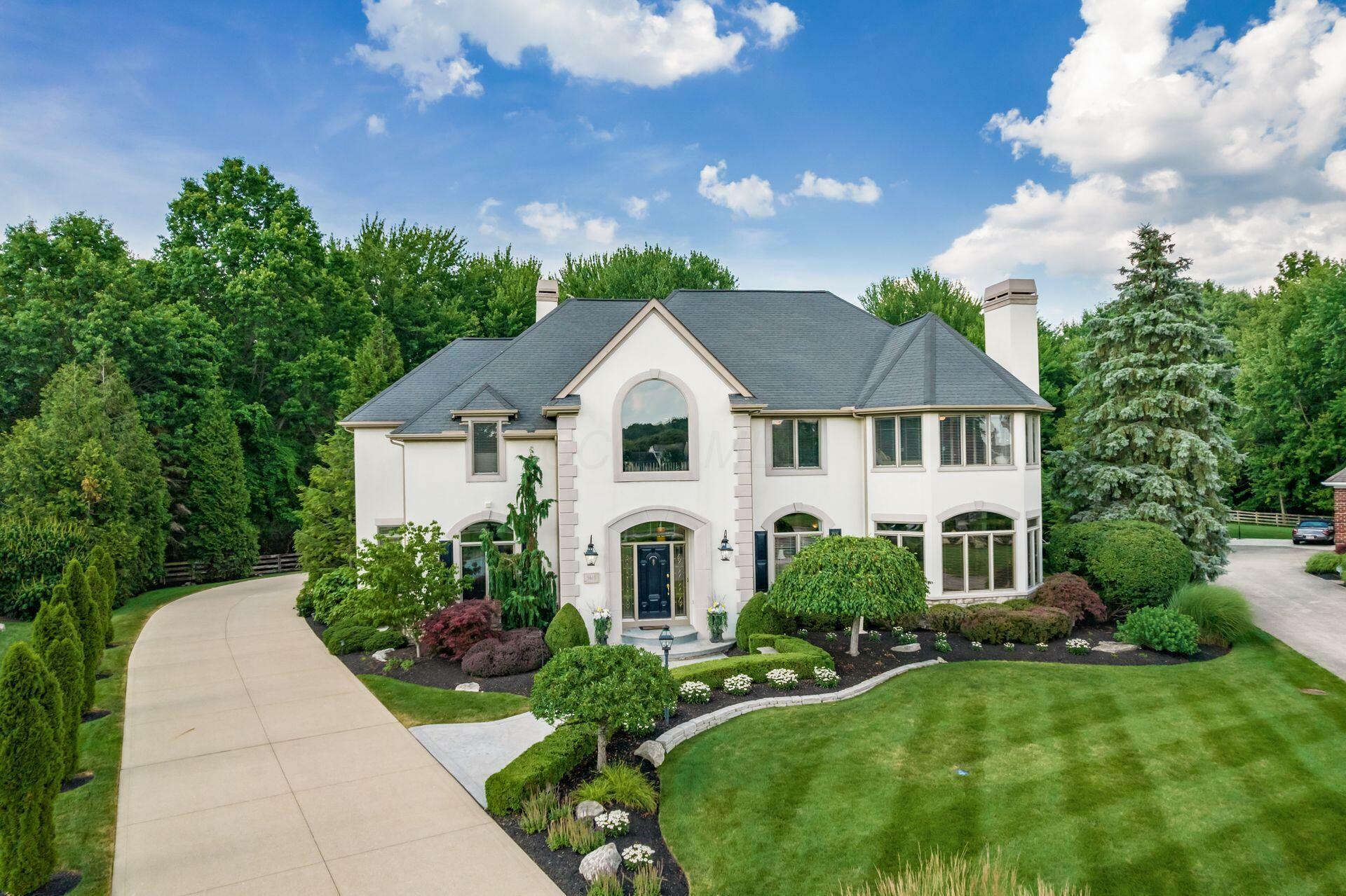 Property Photo: 5615 Wild Pine Drive OH 43082