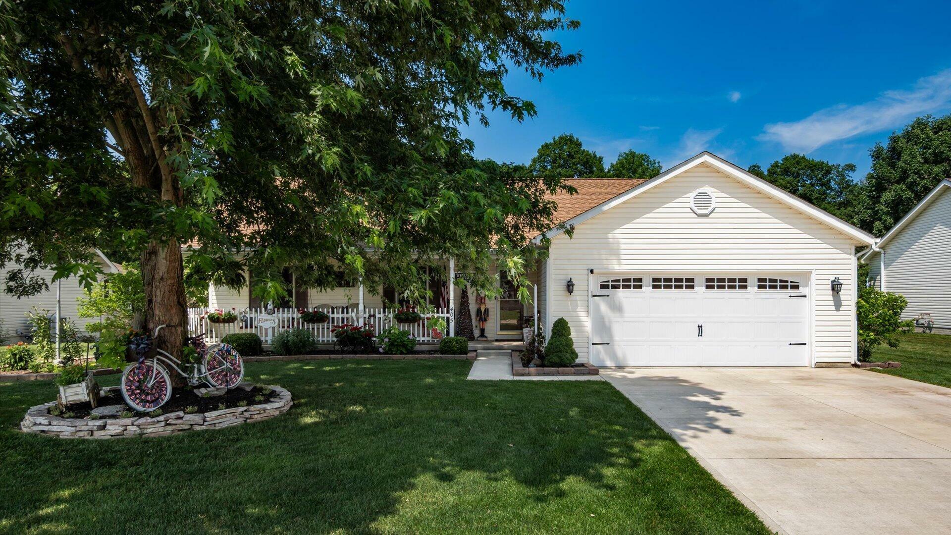 Property Photo: 405 Meadowland Drive OH 43055