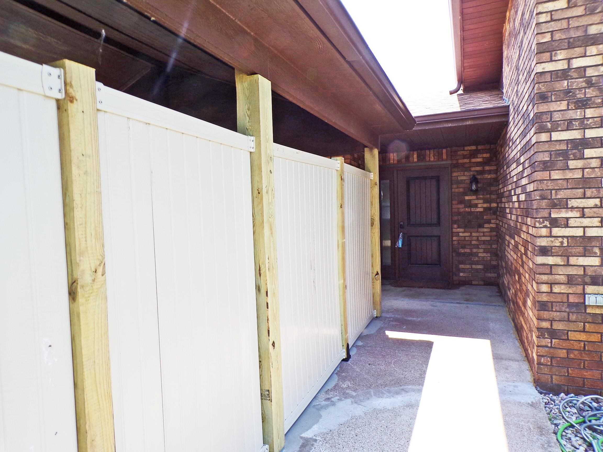 Property Photo: 9 S Shore Drive NE 68601
