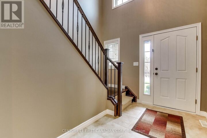 Property Photo:  1048 Silverfox Drive  ON N6G 0G2 