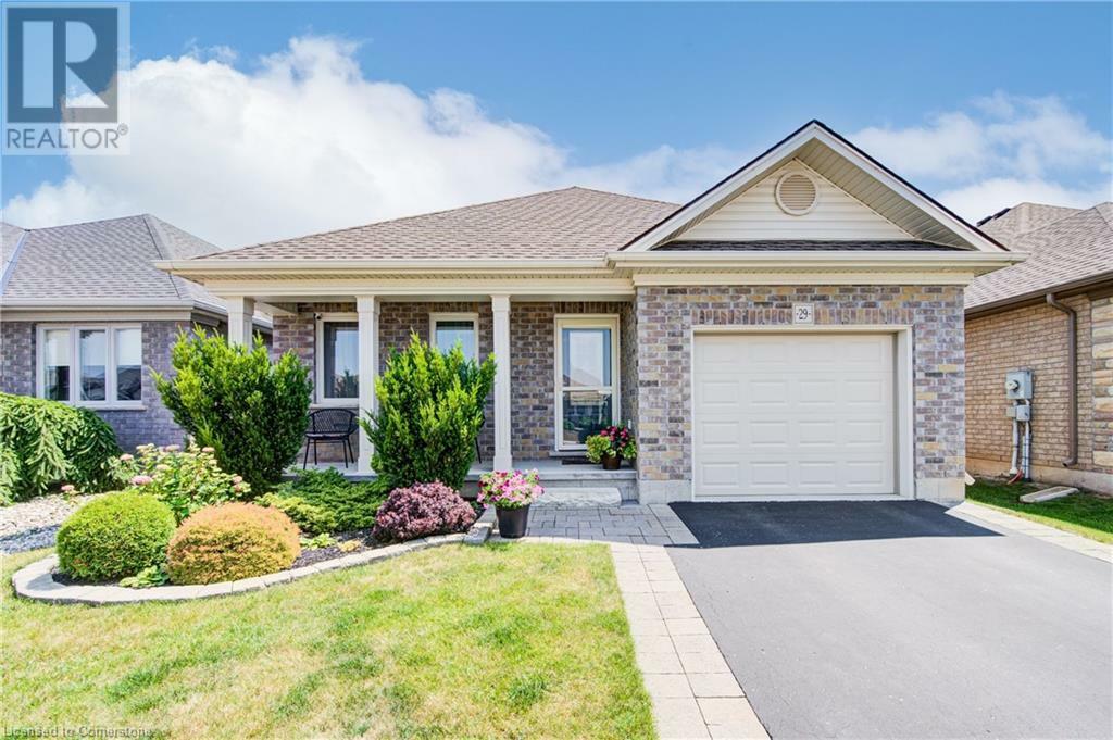 Photo de la propriété: 29 Esseltine Drive Drive ON N4G 0G2