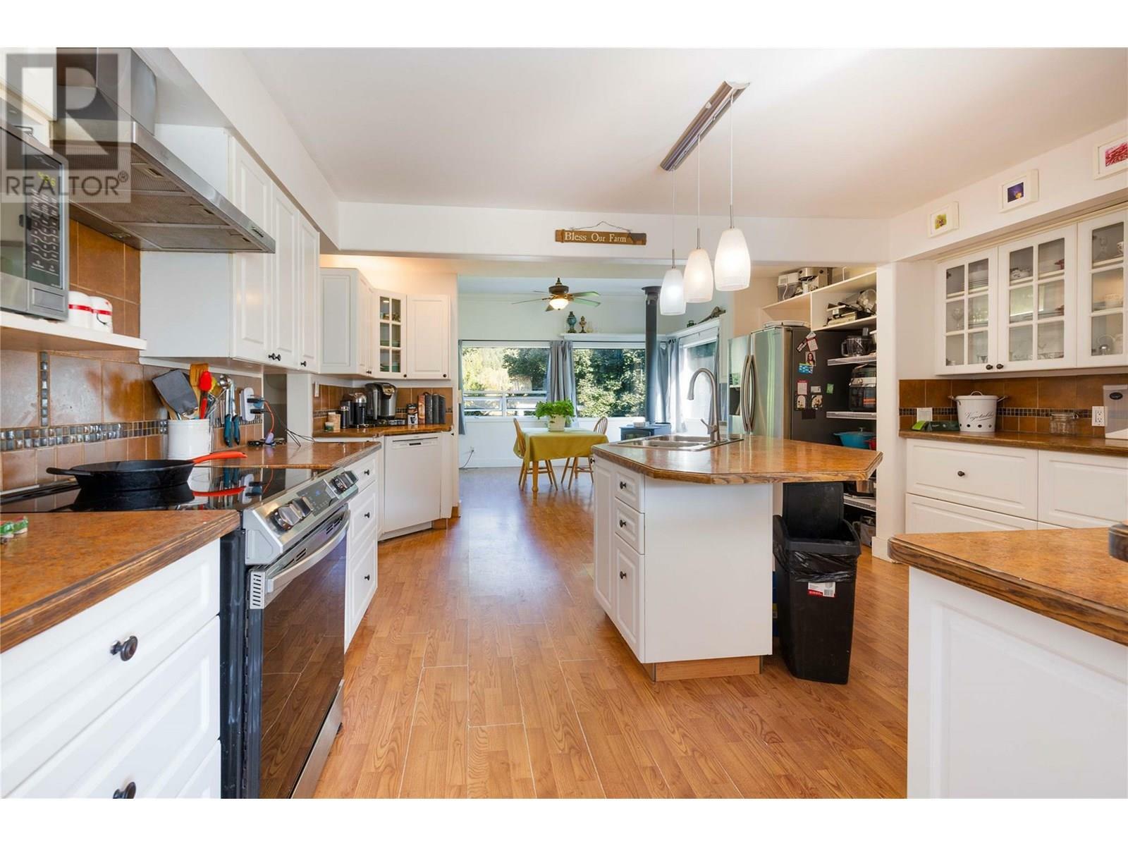 Property Photo: 4350 50 Street Northeast BC V1E 1Y5