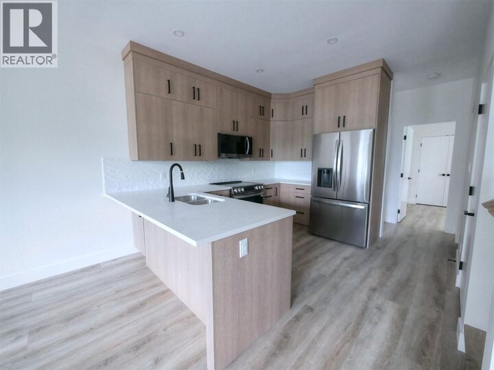 Property Photo: 88 Nelson Avenue South 3 BC V0G 1R1