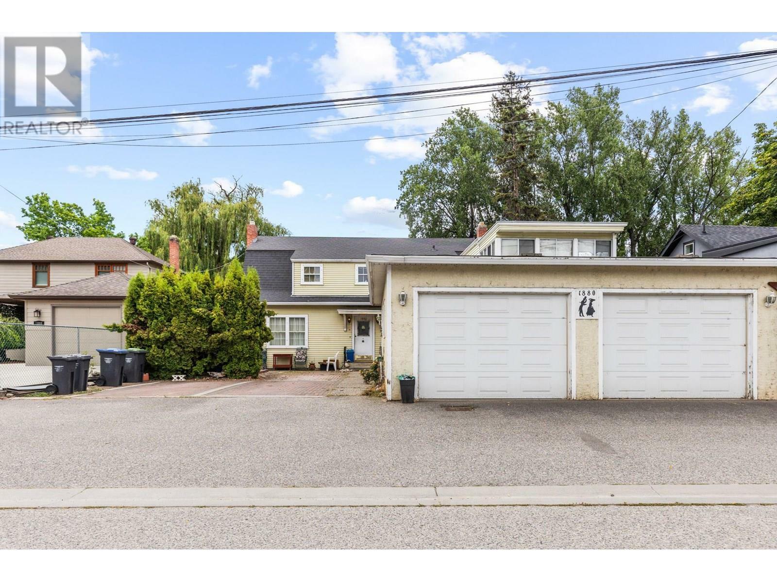 Property Photo: 1880 Riverside Avenue BC V1Y 1A7