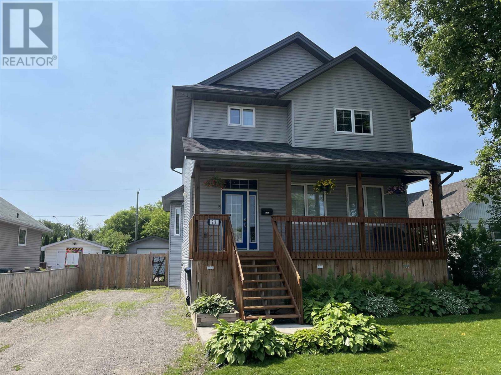 Property Photo: 218 Amelia Street E ON P7E 3Z7