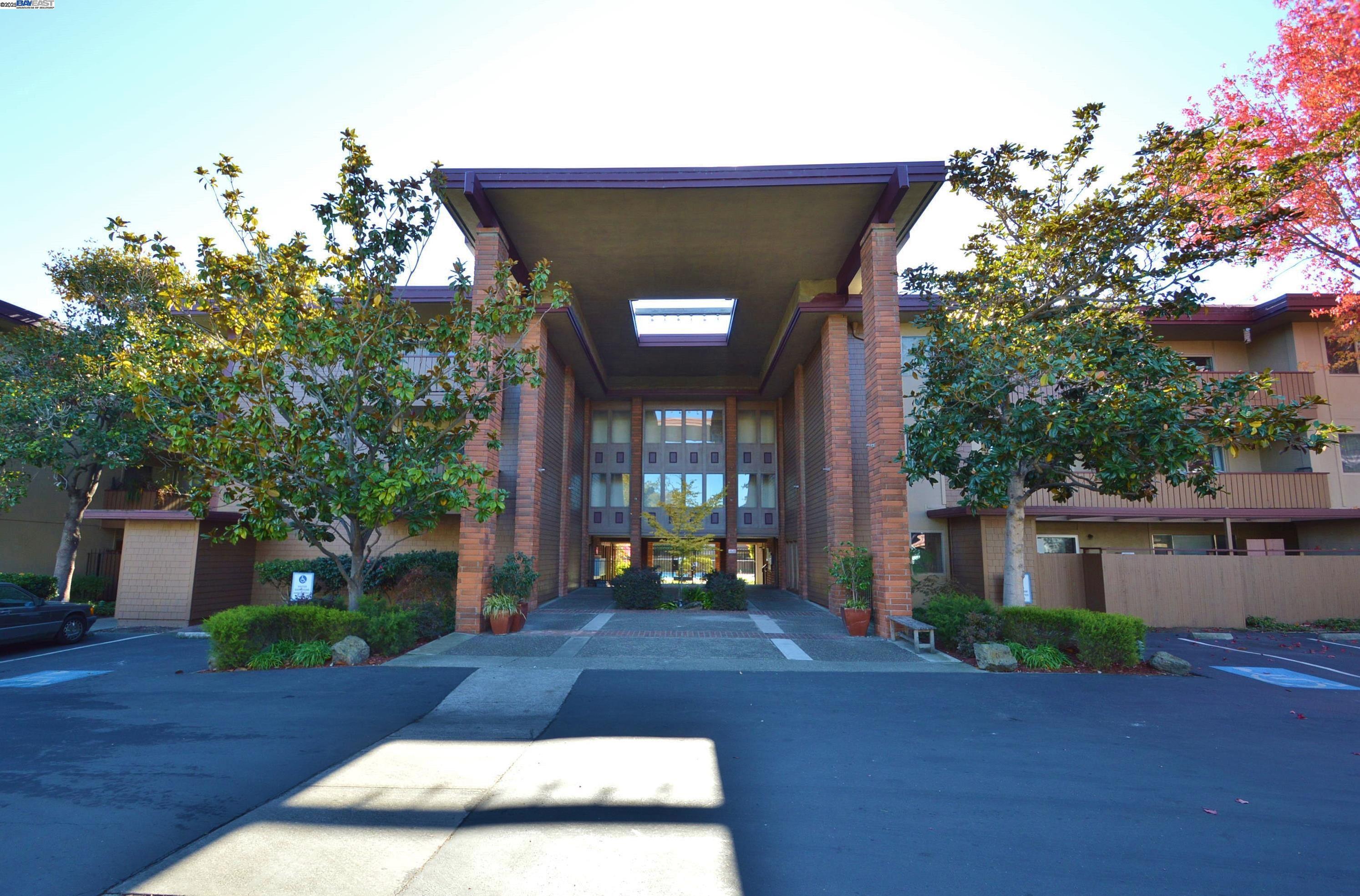 Property Photo:  1333 Webster St A107  CA 94501 