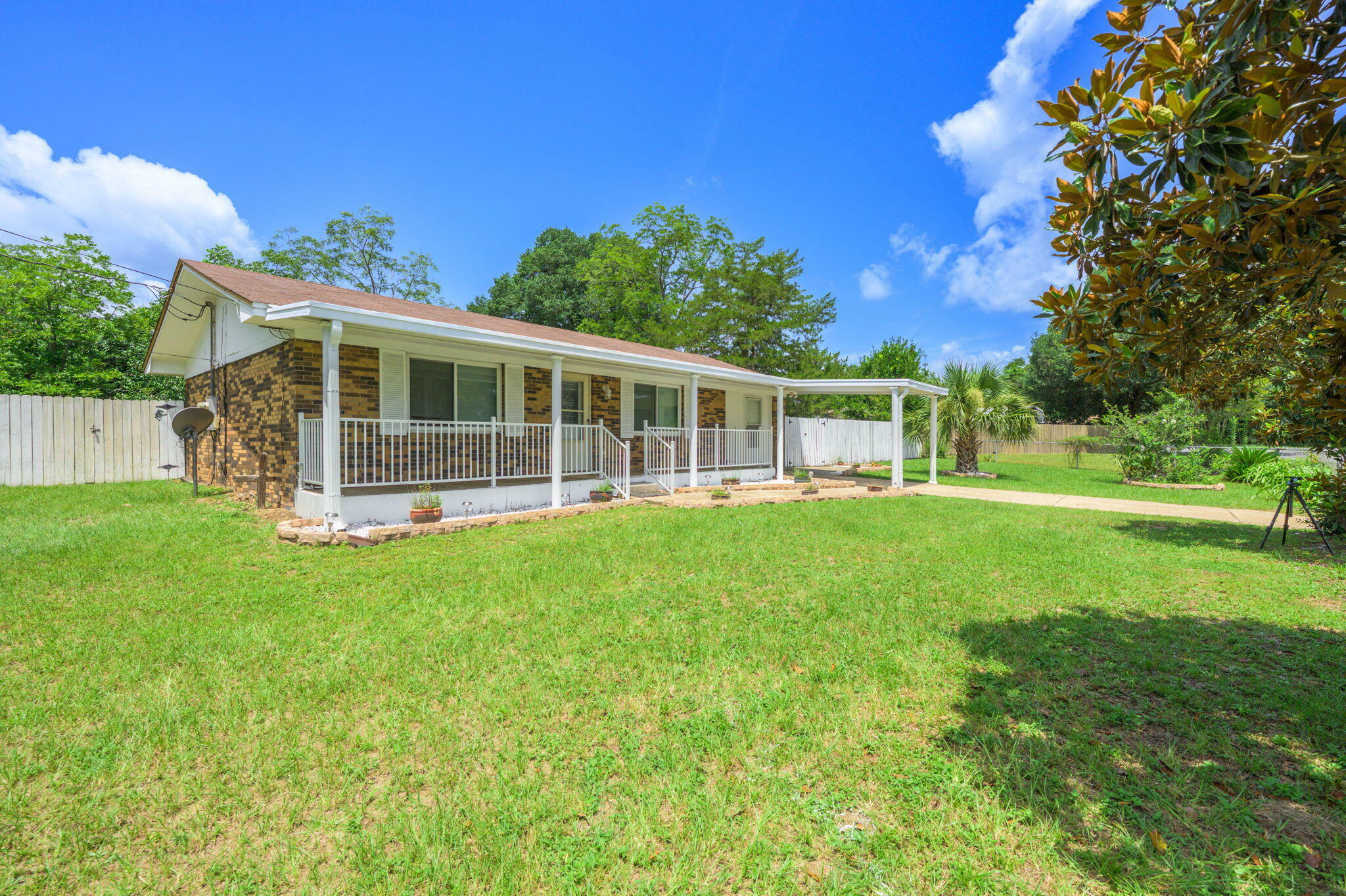 Property Photo: 632 Long Drive FL 32539