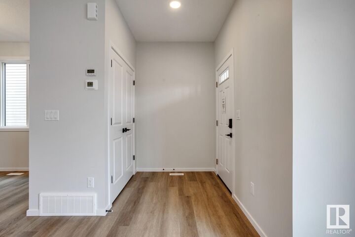 Property Photo:  10 Hunter Place  AB T7X 3W3 