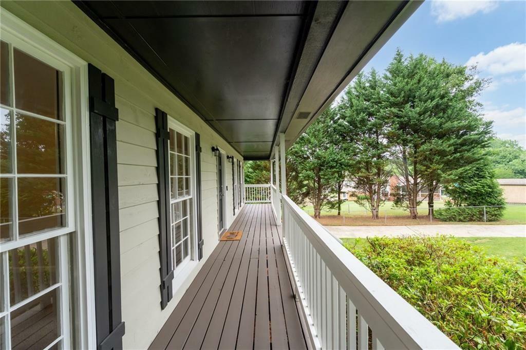 Property Photo: 504 Hanover Court GA 30188