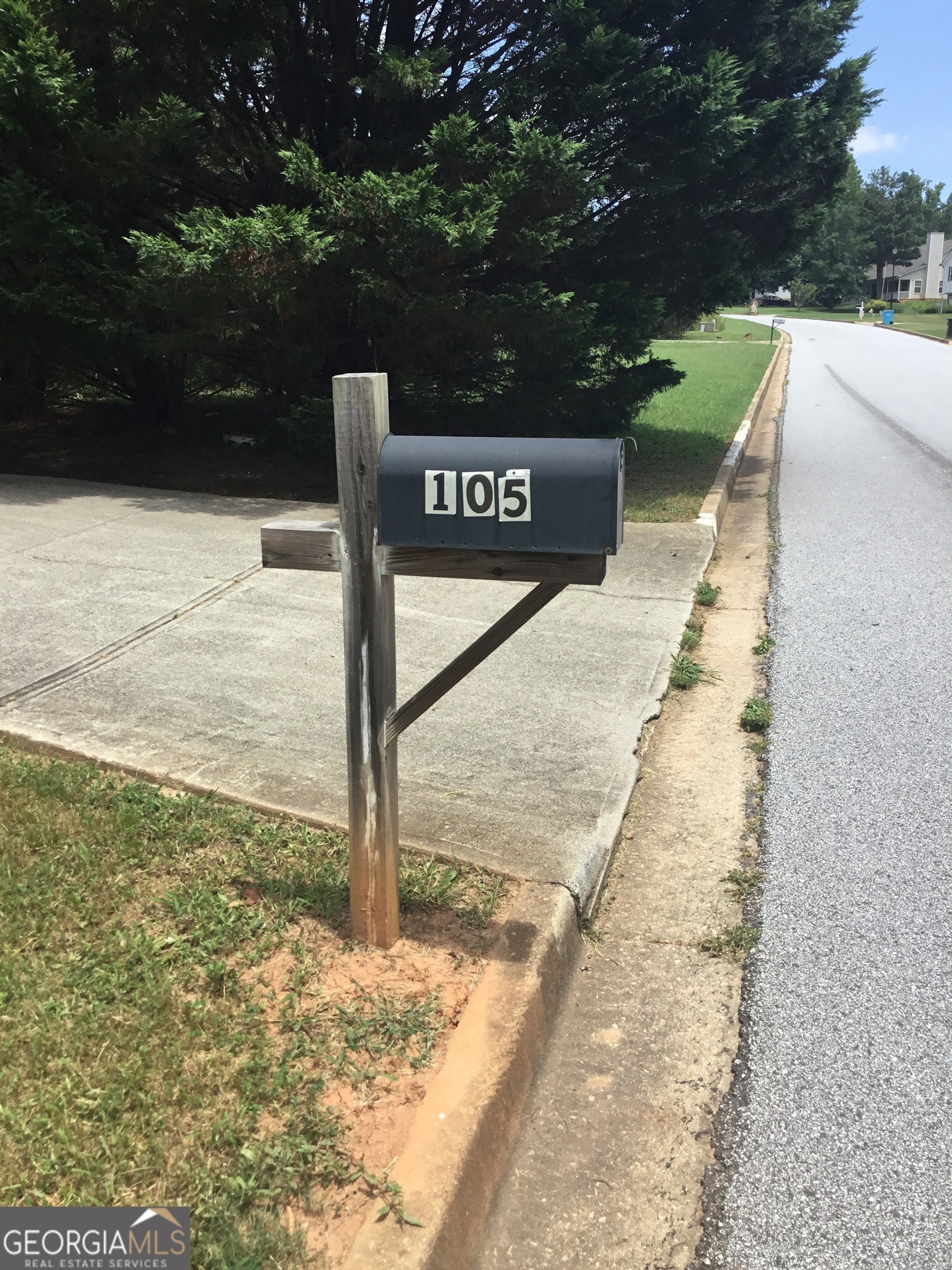 Property Photo: 105 Highgrove Drive GA 30016