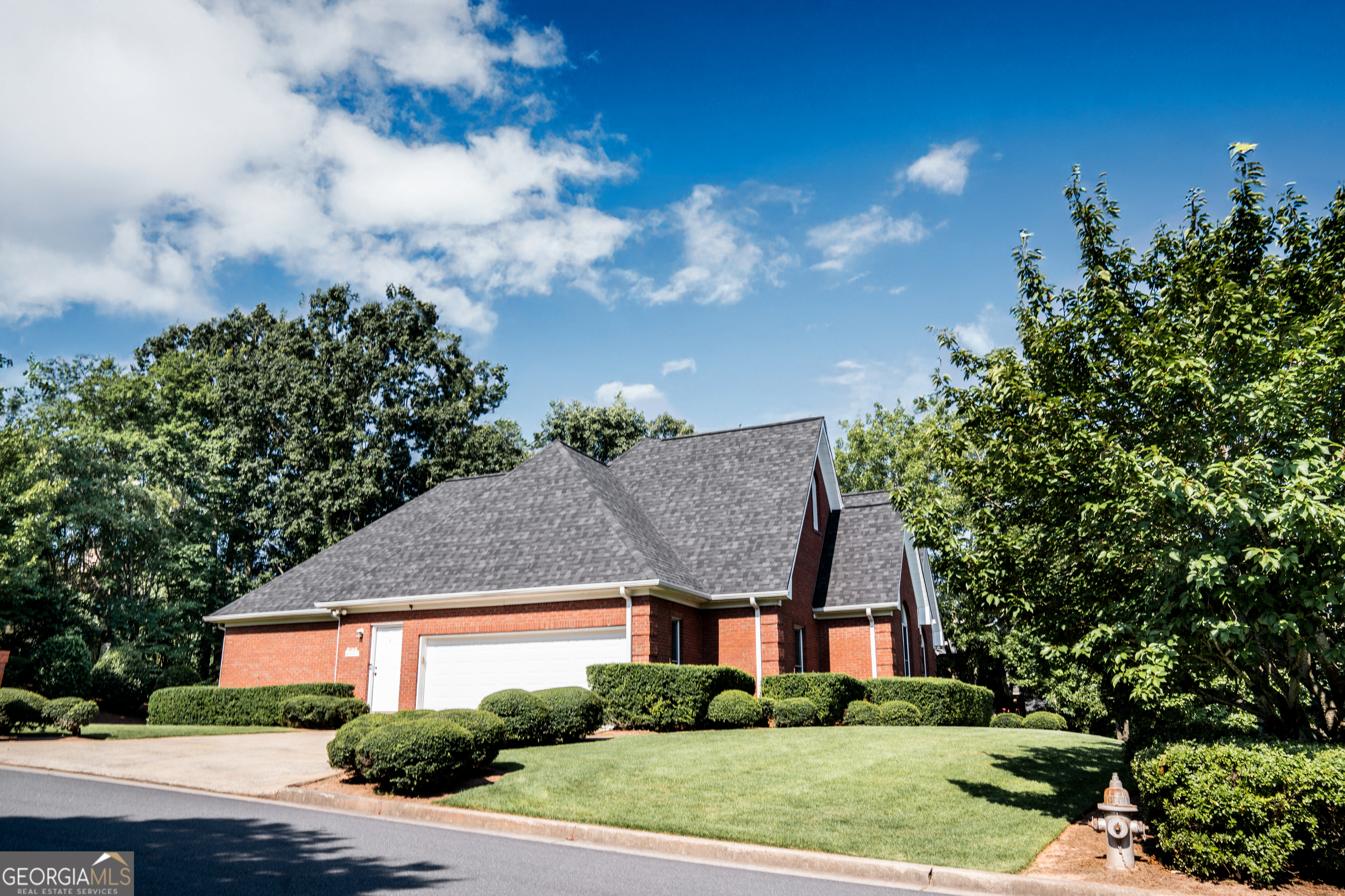 Property Photo: 4607 Waters Edge Lane NW GA 30101