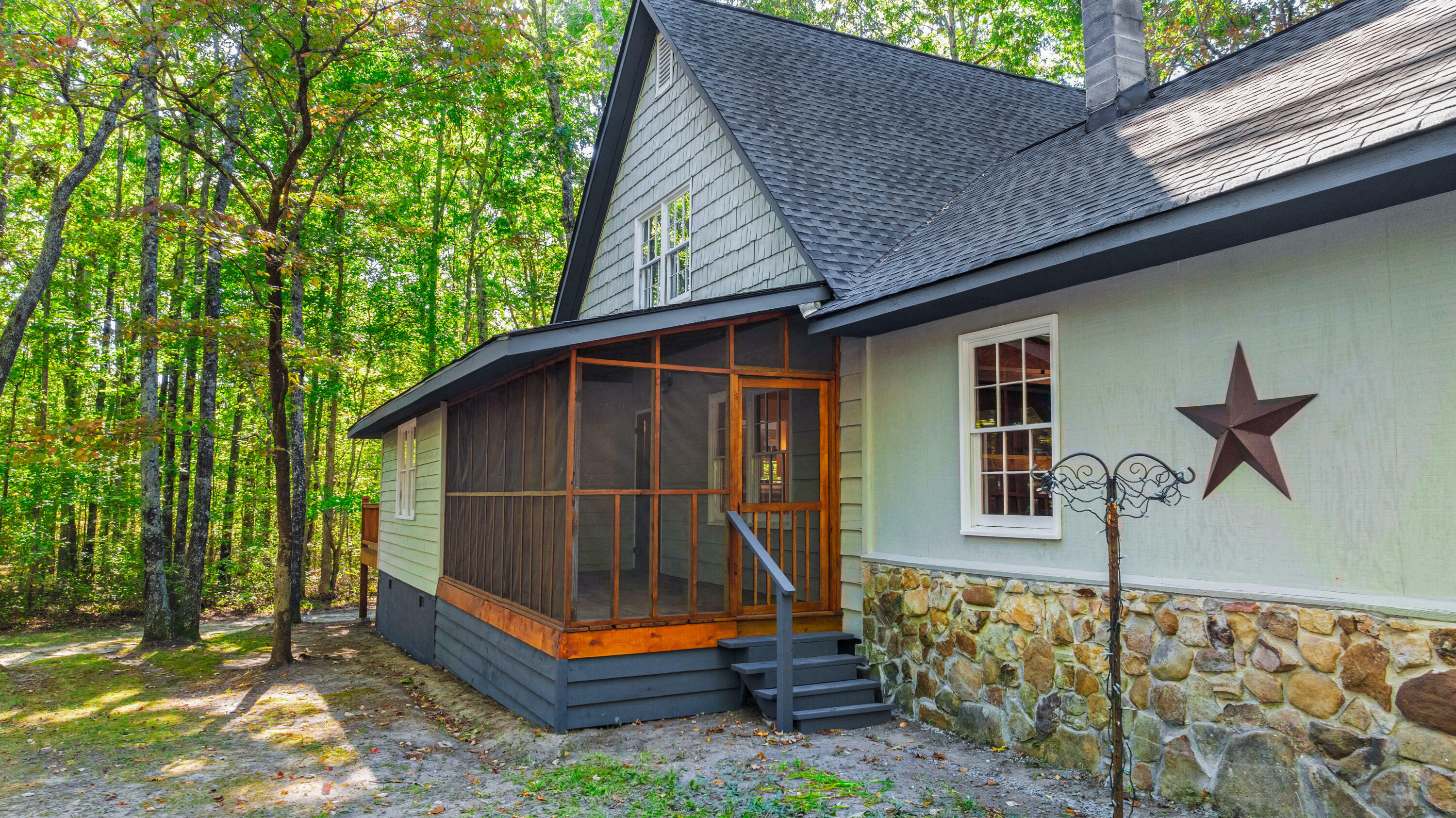 Property Photo: 1175 County Road 72 AL 35984