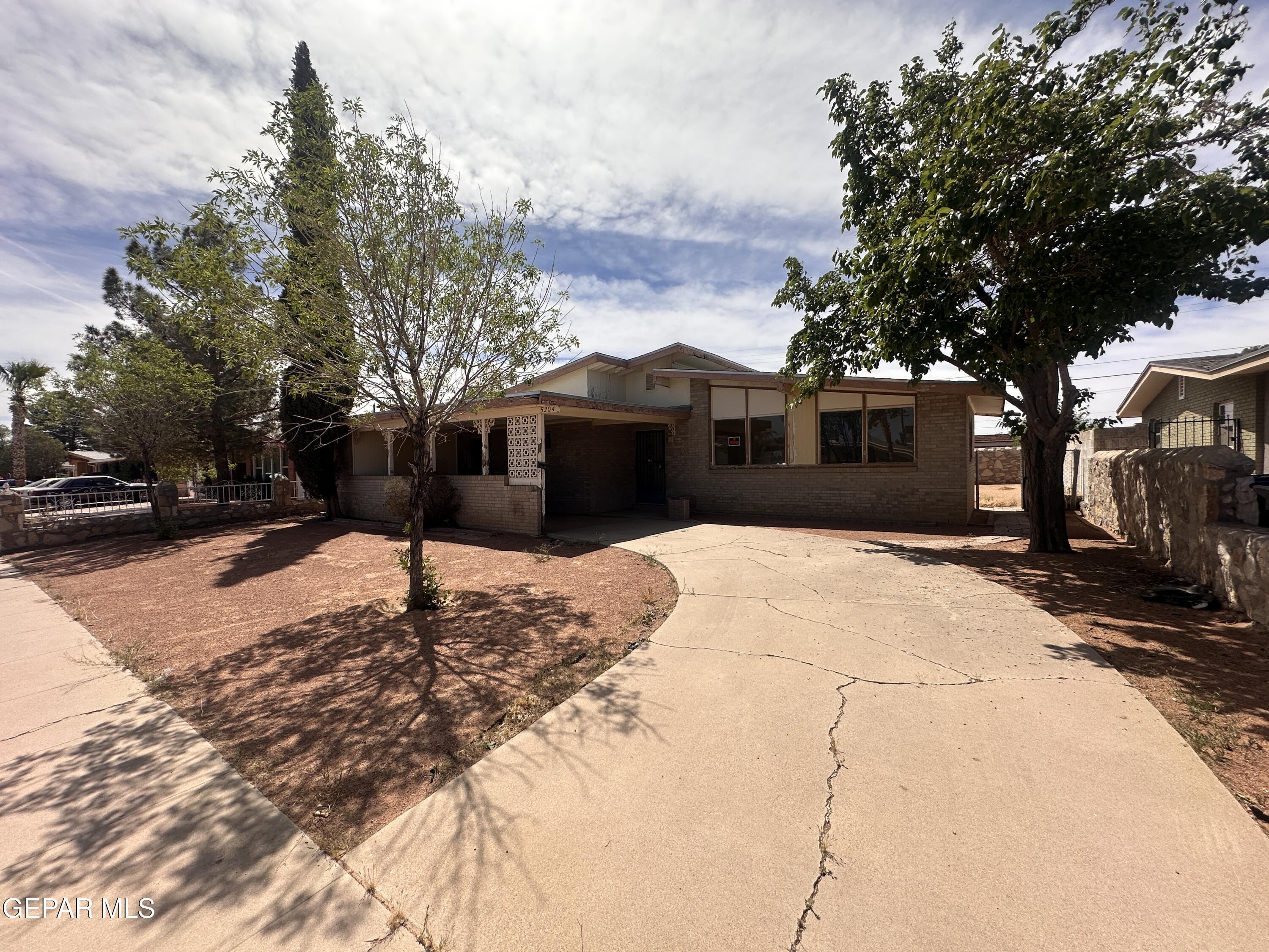 Property Photo:  5204 Antonio Avenue  TX 79924 