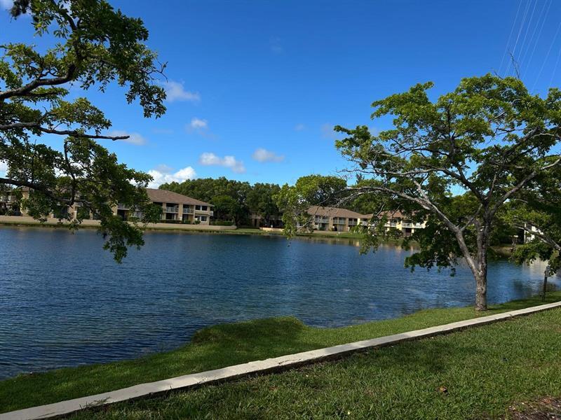 Property Photo: 485 NW 210th St 104 FL 33169