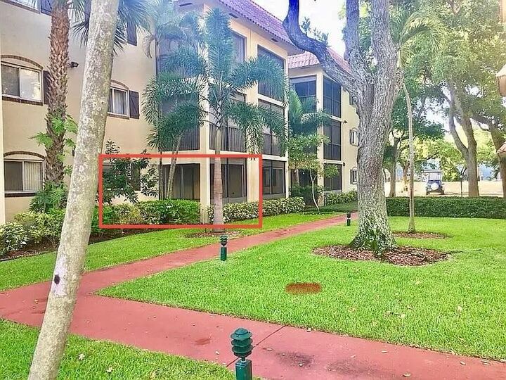 Property Photo: 257 S Cypress Rd 415 FL 33060