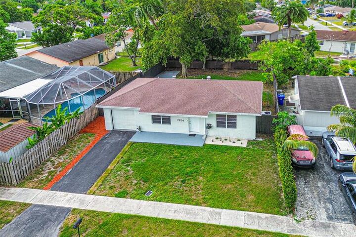 7924 SW 3rd Ct  North Lauderdale FL 33068 photo