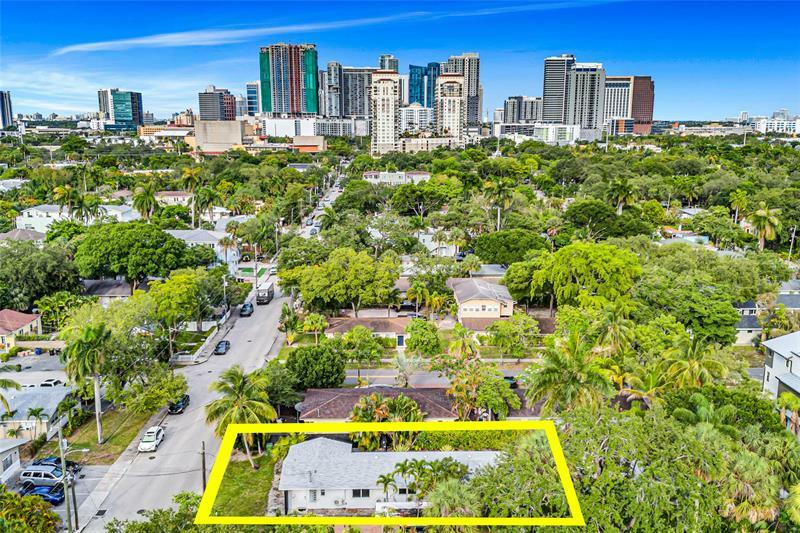 Property Photo: 1004 W Las Olas Blvd FL 33312