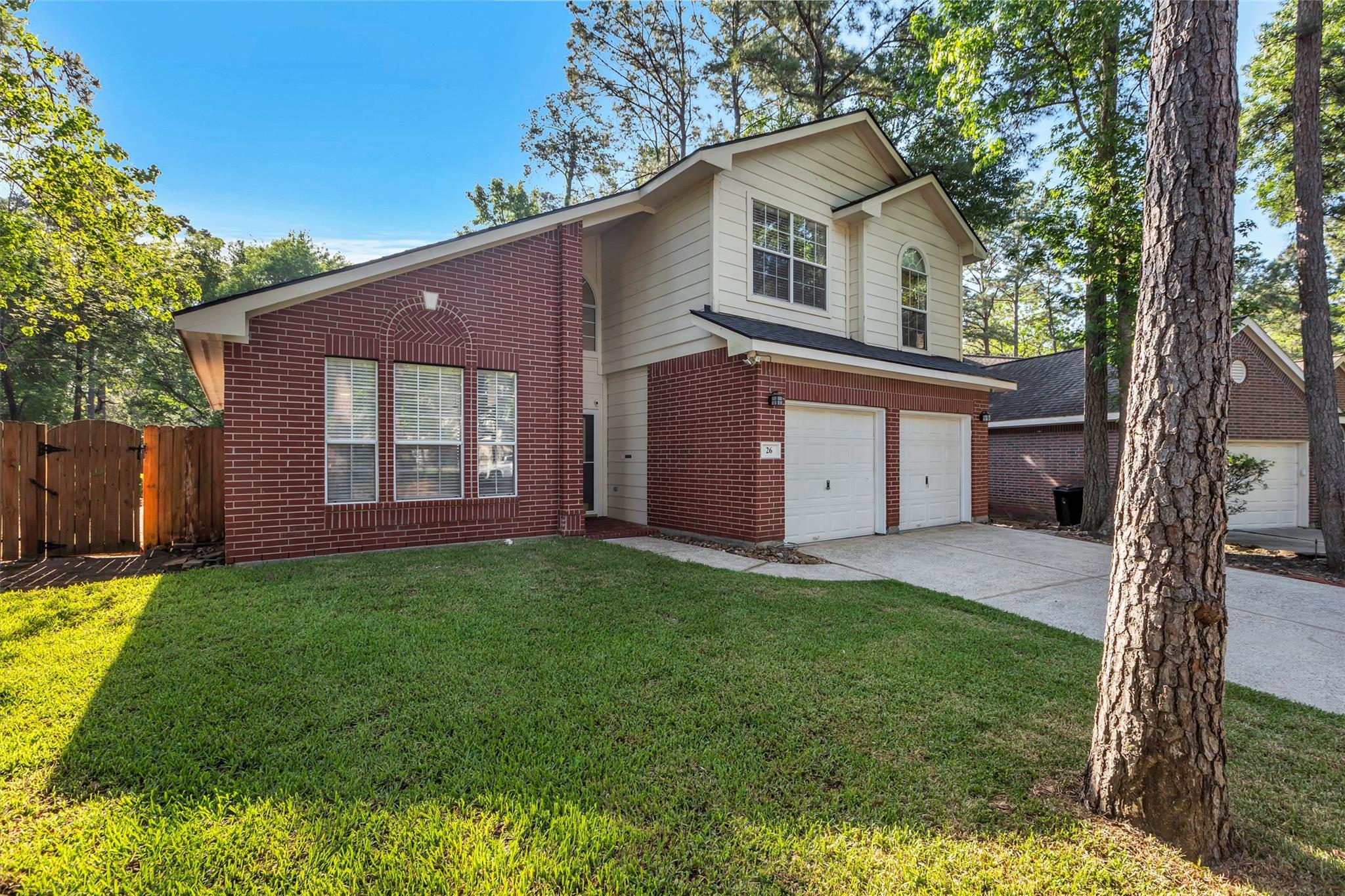 Property Photo: 26 Willow Point Place TX 77382