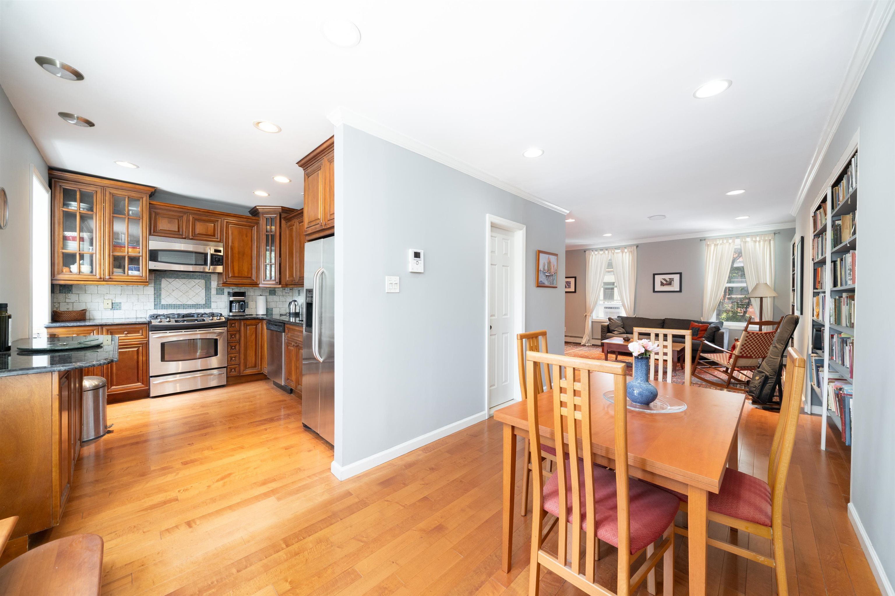 Property Photo: 288 Barrow St 2 NJ 07302