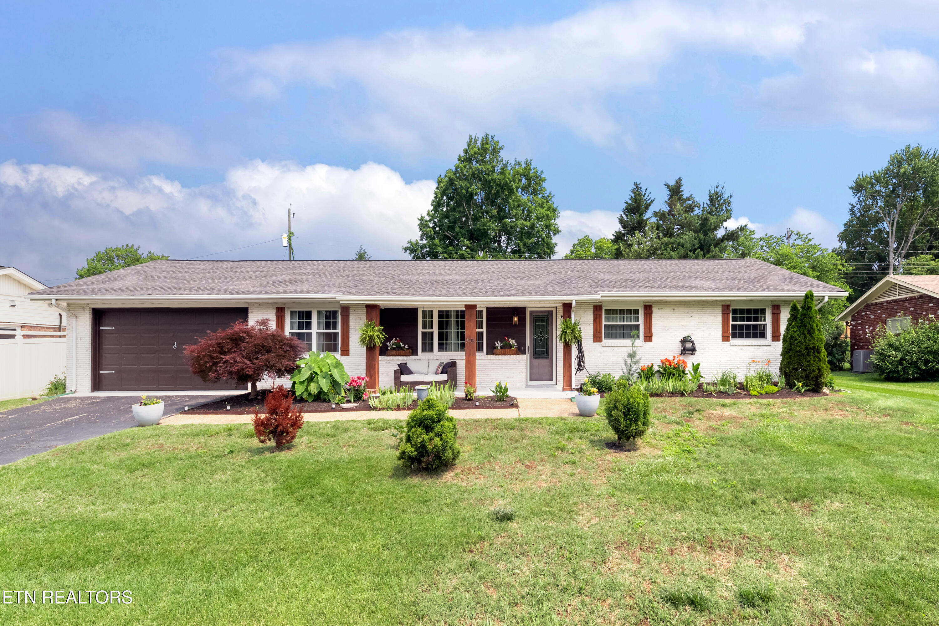 Property Photo: 7909 Livingston Drive TN 37919