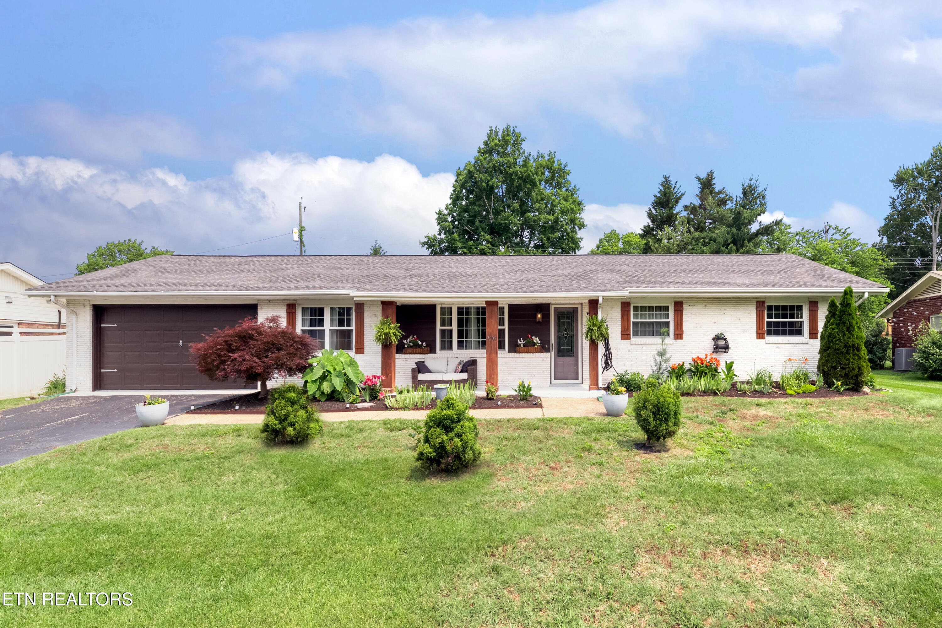 Property Photo: 7909 Livingston Drive TN 37919