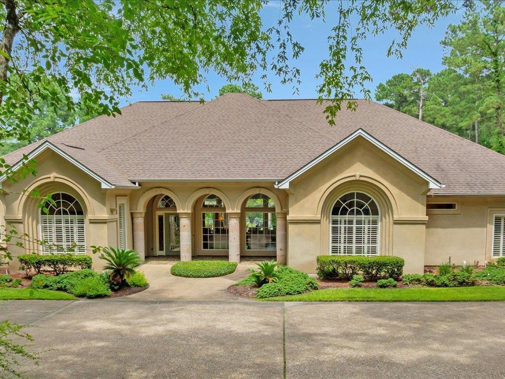 Property Photo: 2102 Brentwood Drive TX 75901