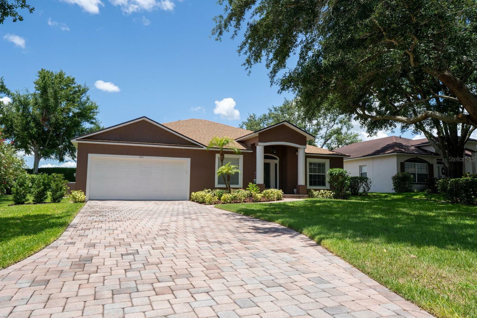 Property Photo: 205 Loma Drive FL 33881